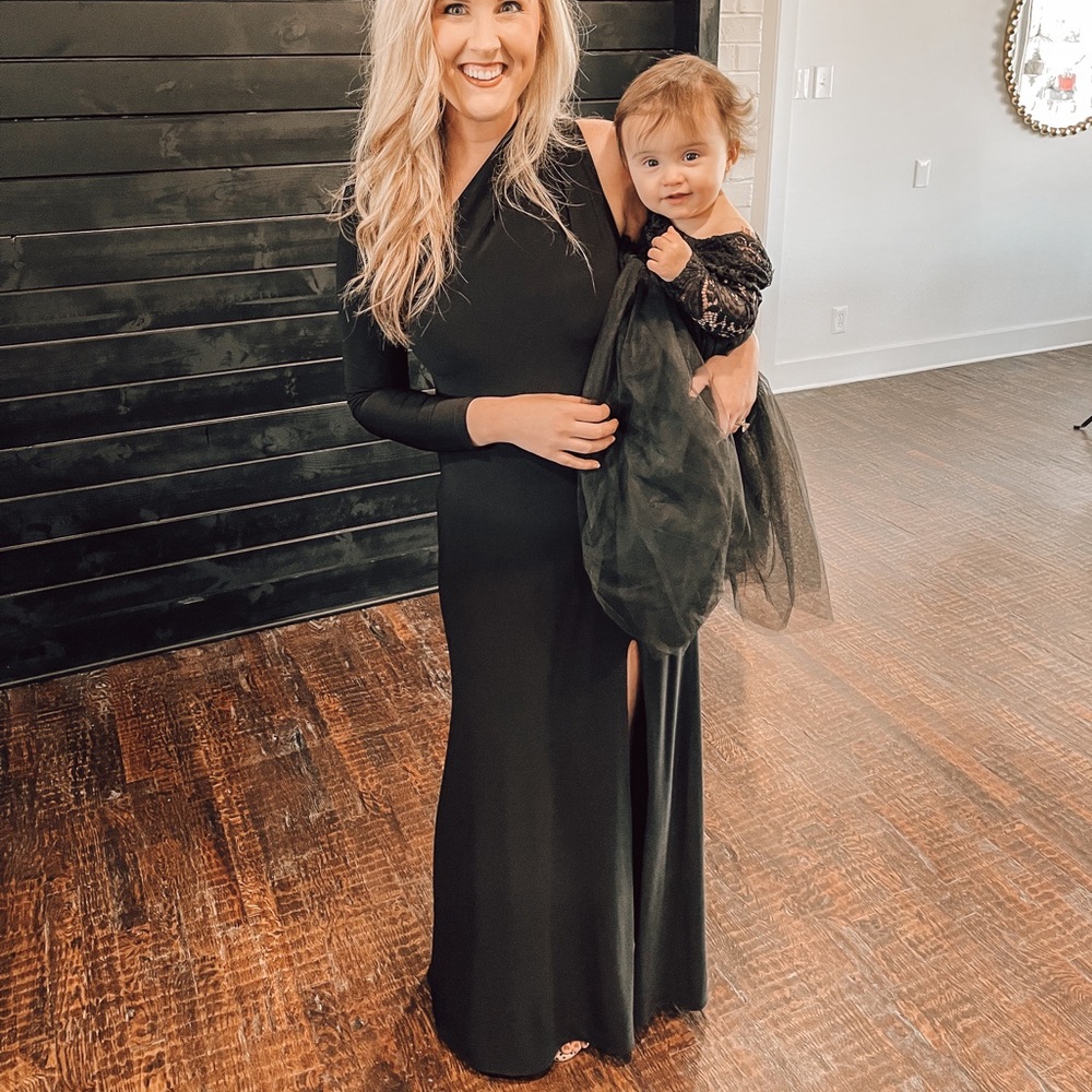 Betsy Adam Black Formal dress